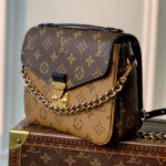Louis Vuitton Pochette Metis Backpack M11941 Apricot